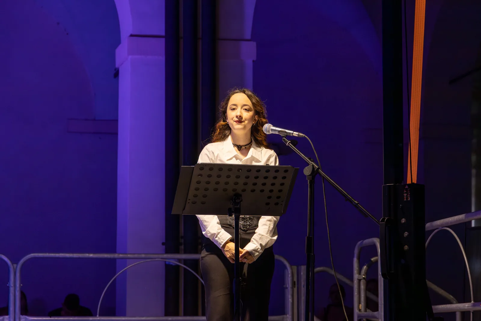 Bambini timidi e palcoscenico: perché il teatro funziona proprio per loro